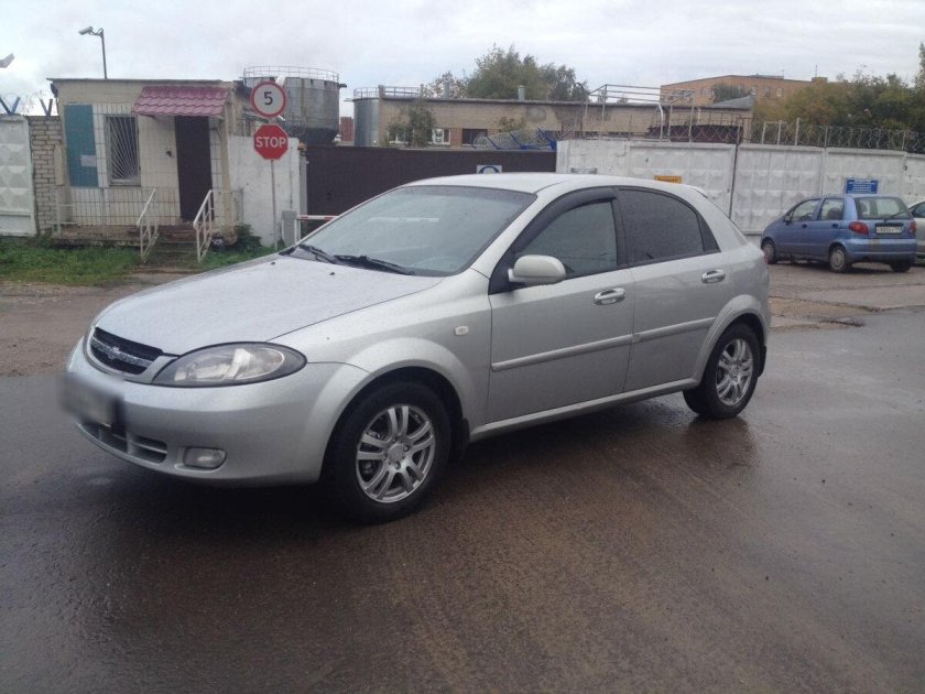Chevrolet Lacetti хэтчбек серебристый