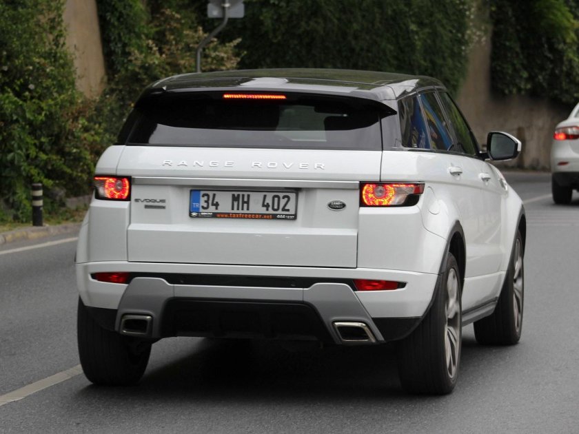 Range Rover Evoque сзади