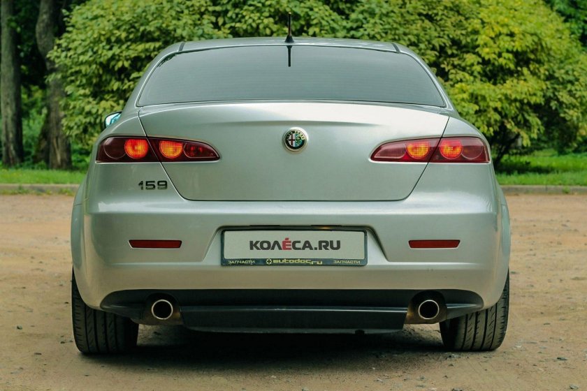 Alfa Romeo 159 сзади