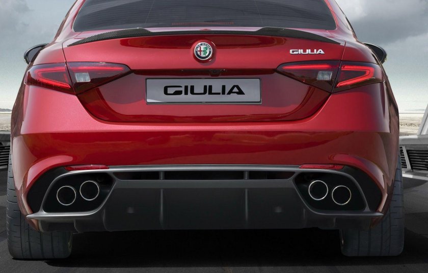 Alfa Romeo Giulia Квадрифолио
