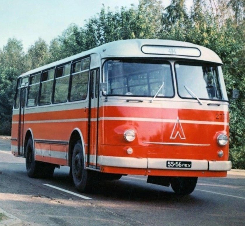 ЛАЗ 695