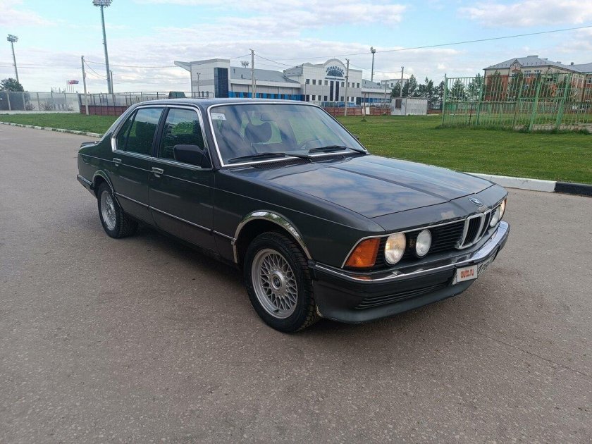 БМВ 728 акула
