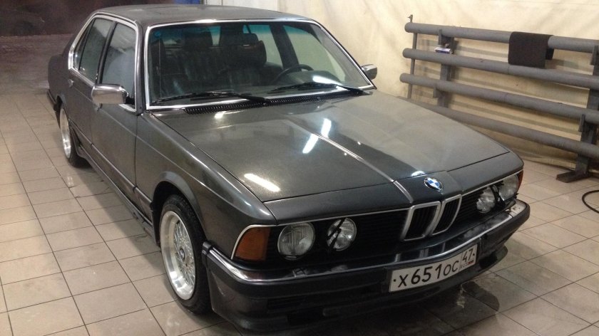 BMW e23 735i