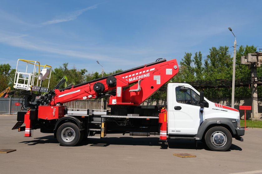 Автогидроподъемник «red machine»