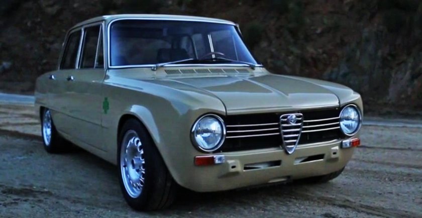 Alfa Romeo Giulia 1300 super
