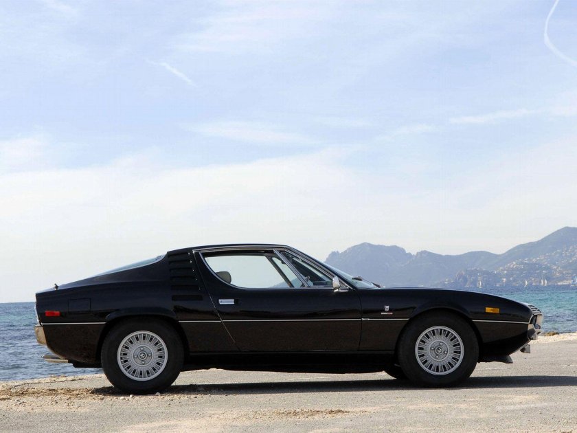 Alfa Romeo Montreal