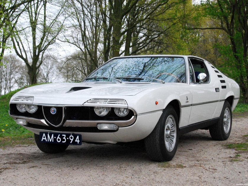 Alfa Romeo Montreal