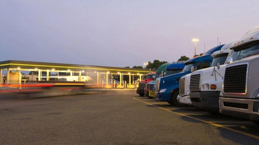 Стоянка грузовых автомобилей