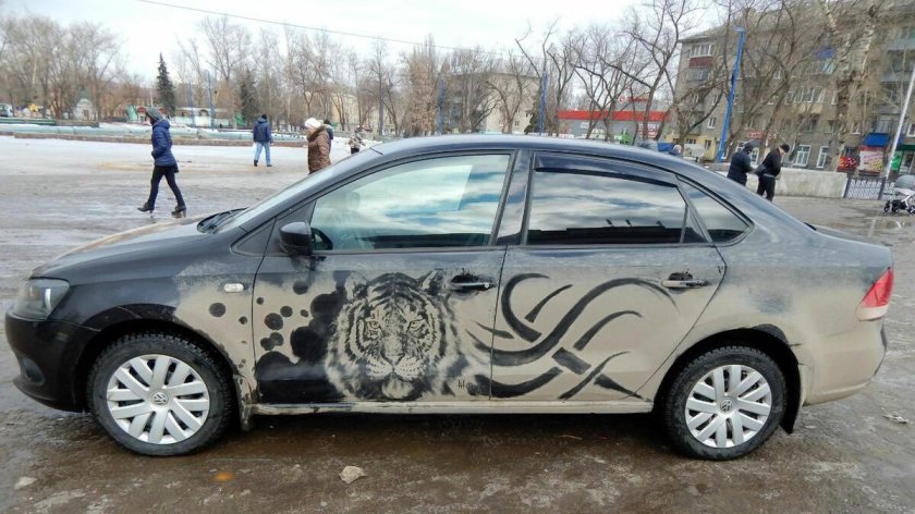 Рисунки на грязных авто
