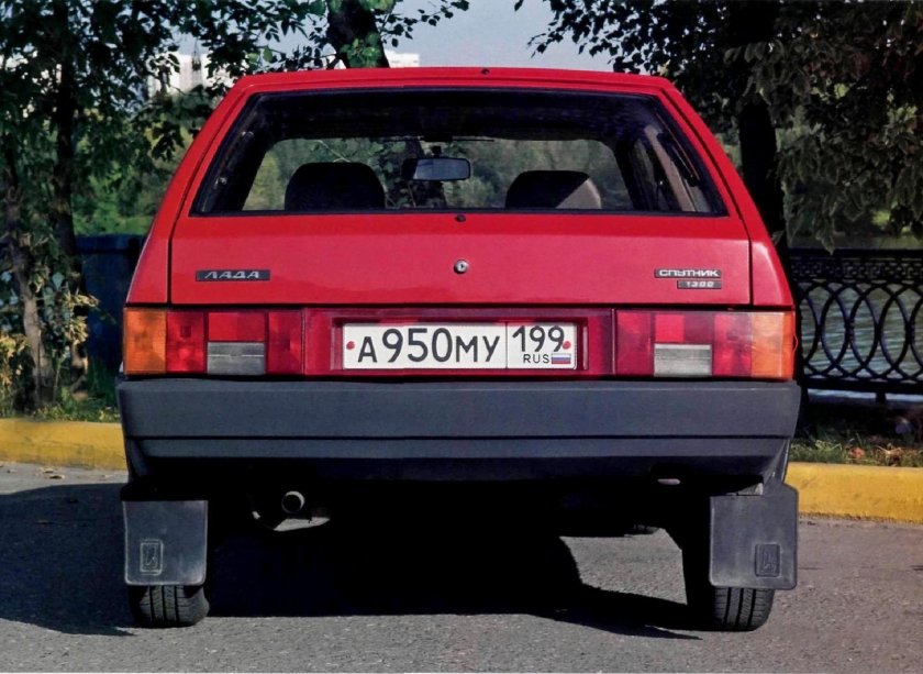 ВАЗ 2108 сзади
