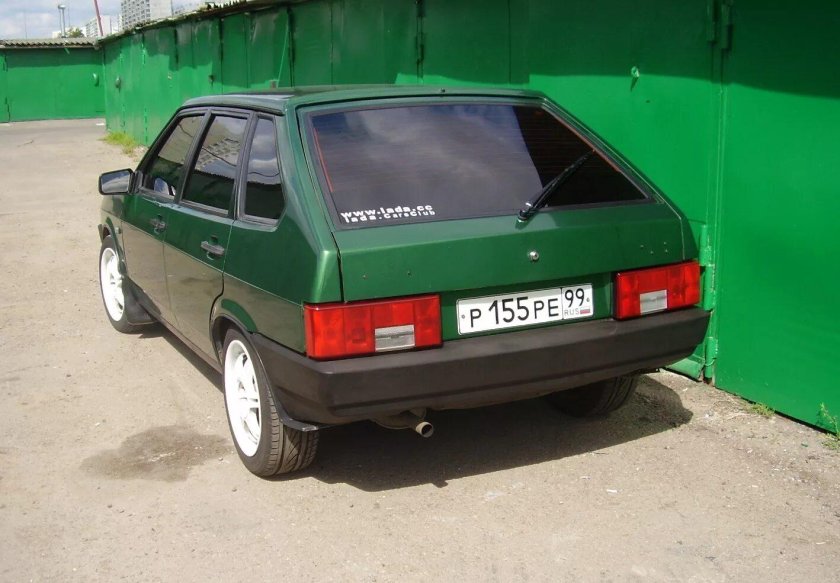 ВАЗ 2109 сзади