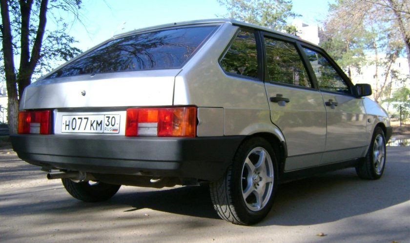 ВАЗ 2109 сзади