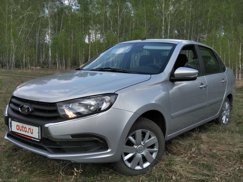 Лада Гранта фл седан серебристая