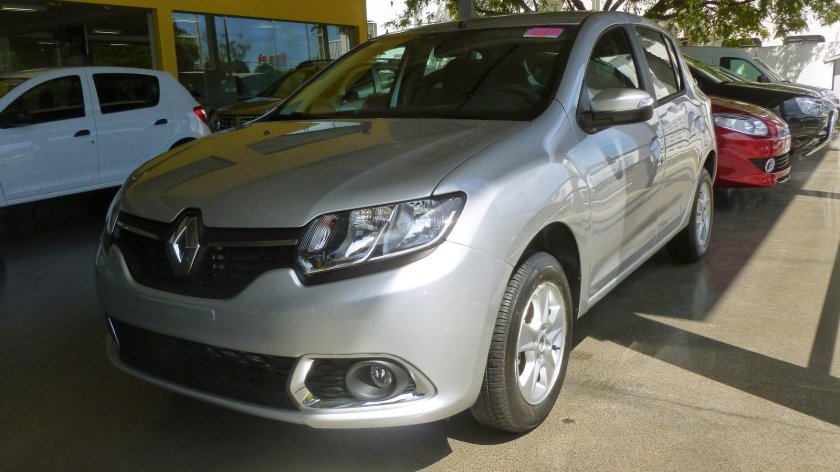 Серая платина Рено Сандеро