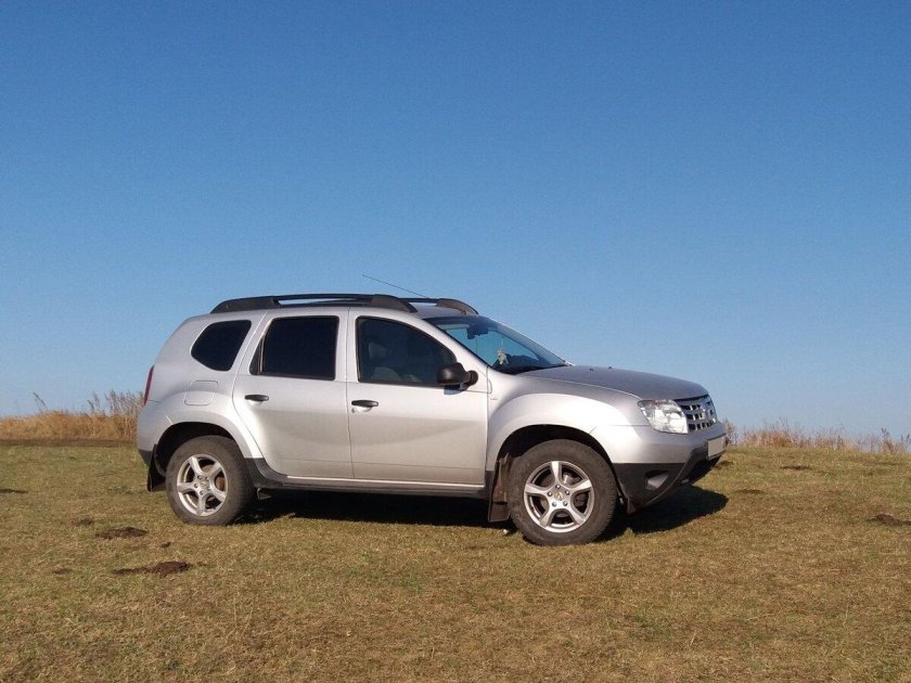 Серая платина Рено Дастер