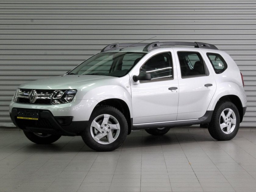 Renault Duster серебристый