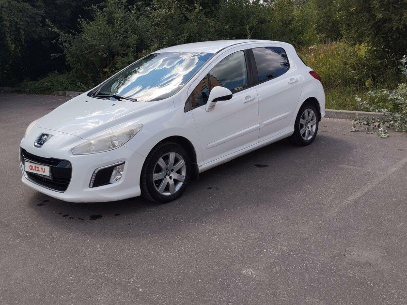 Пежо 308 2011 года