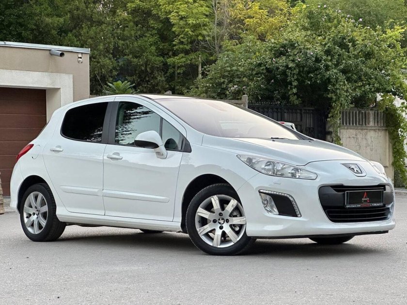 Пежо 408 белый