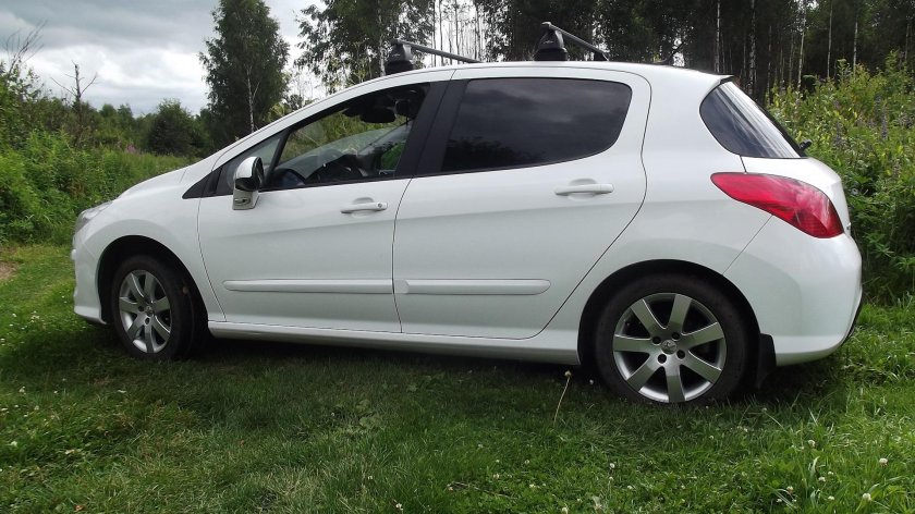 Пежо 308 белый