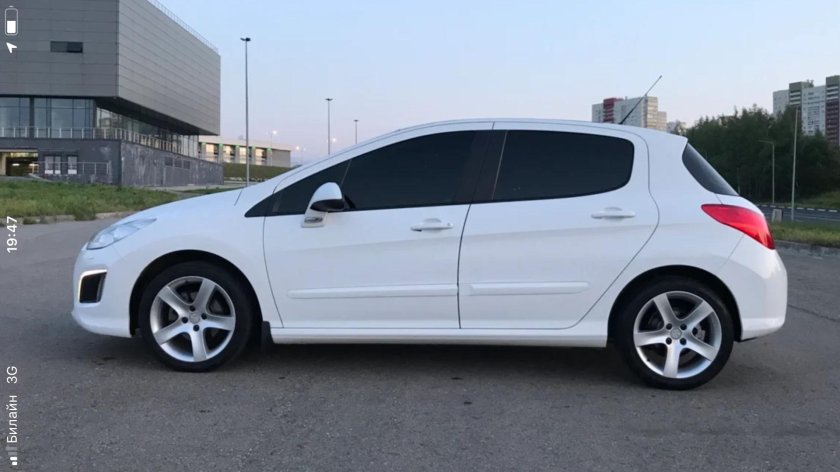 Пежо 308 белый тонированный