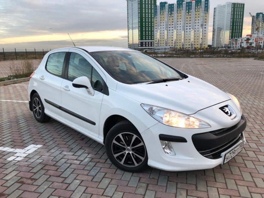 Пежо 308 2011 белый