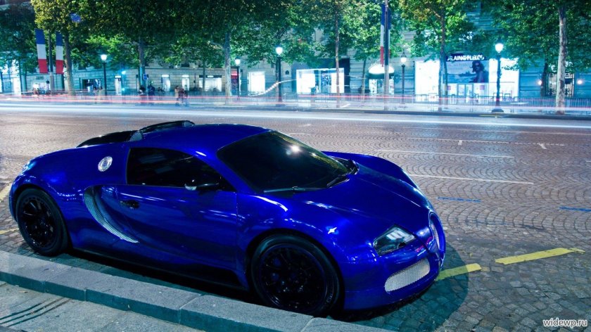Бугатти Вейрон синяя