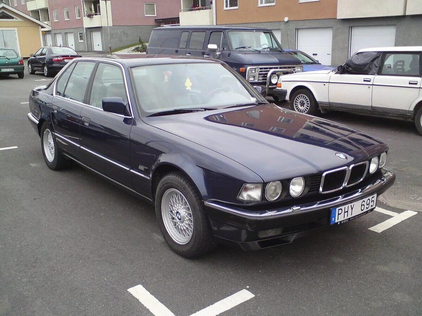 BMW 7 e32