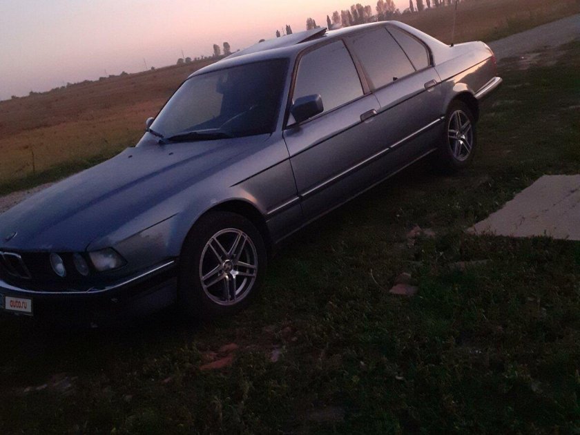 БМВ е34 черная матовая