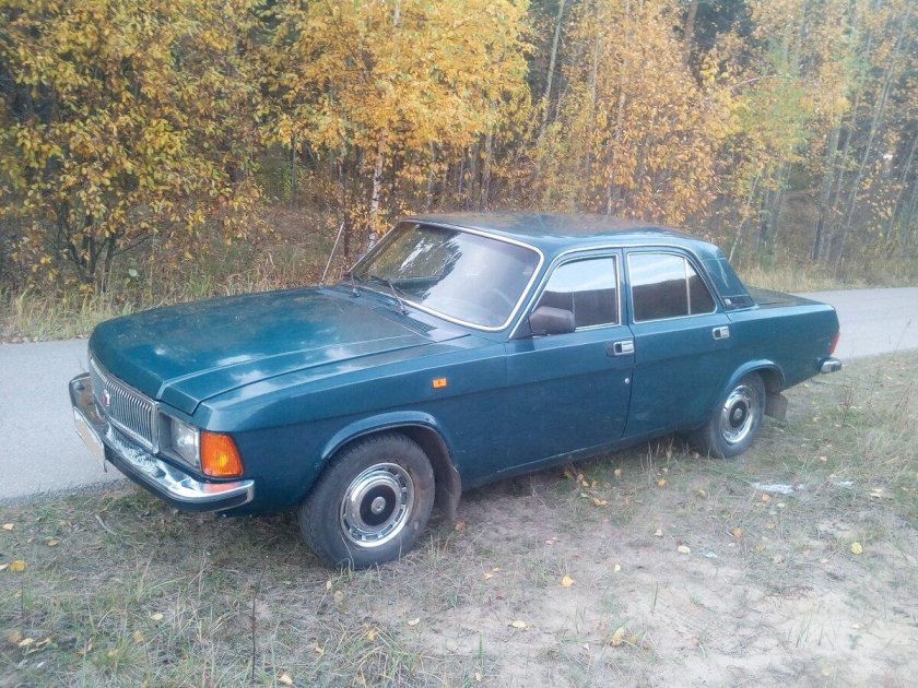 Волга ГАЗ 3102 синяя