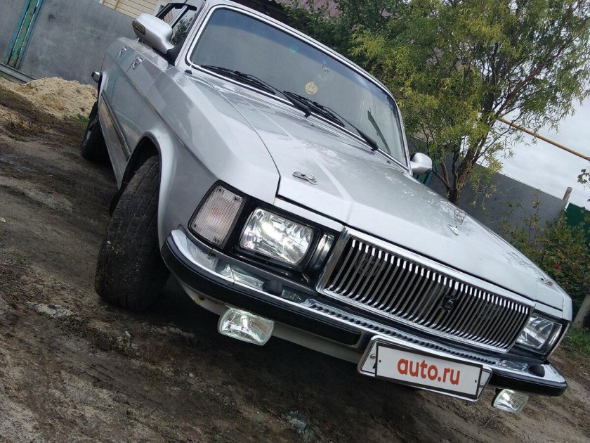 ГАЗ 3102 серебристая