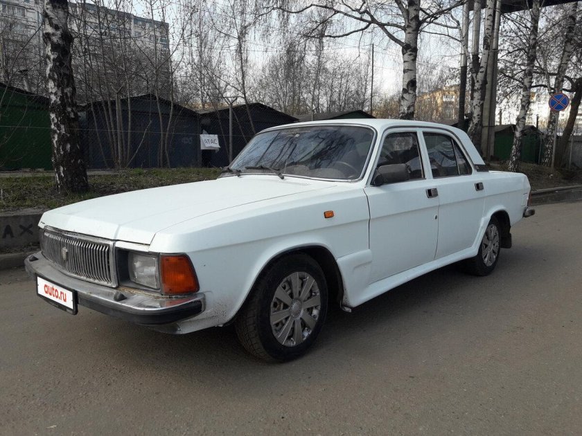 ГАЗ 3102 белая