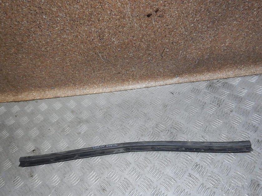 Молдинг лобового стекла Лексус РХ 330