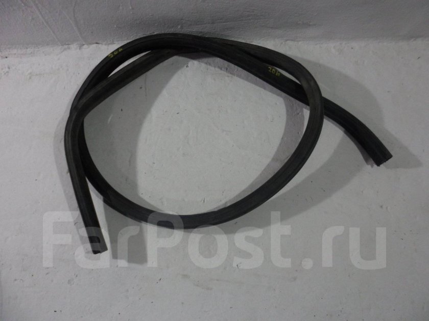 Уплотнитель капота Пежо 206