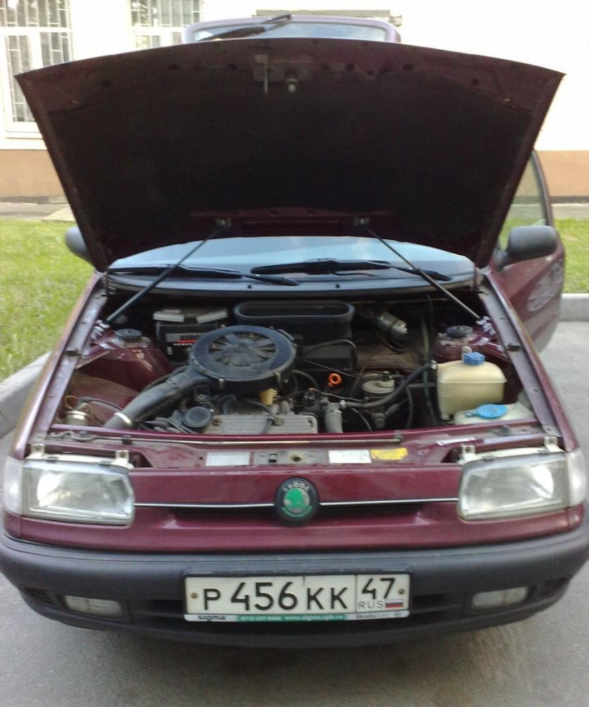 Замок капота Skoda Felicia