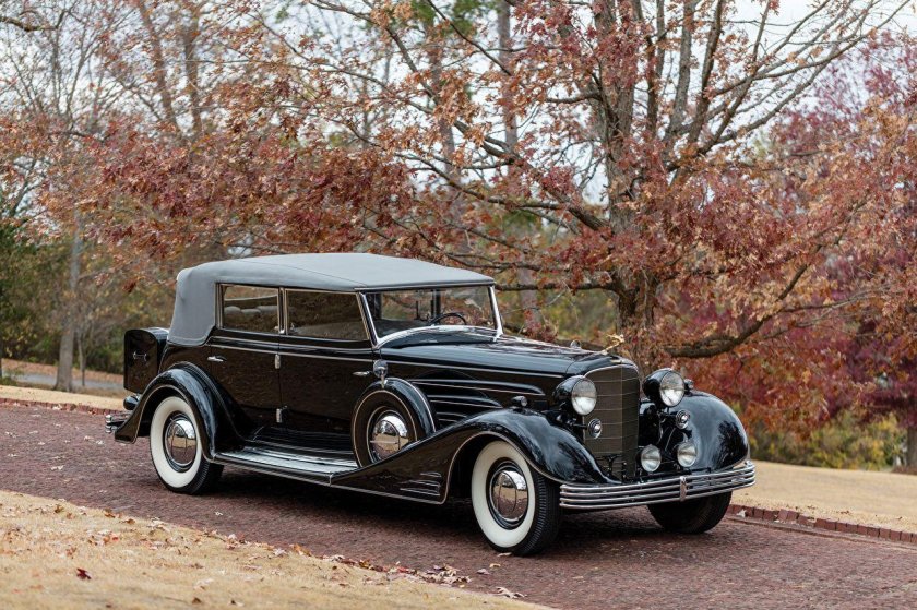 Cadillac v16 1933