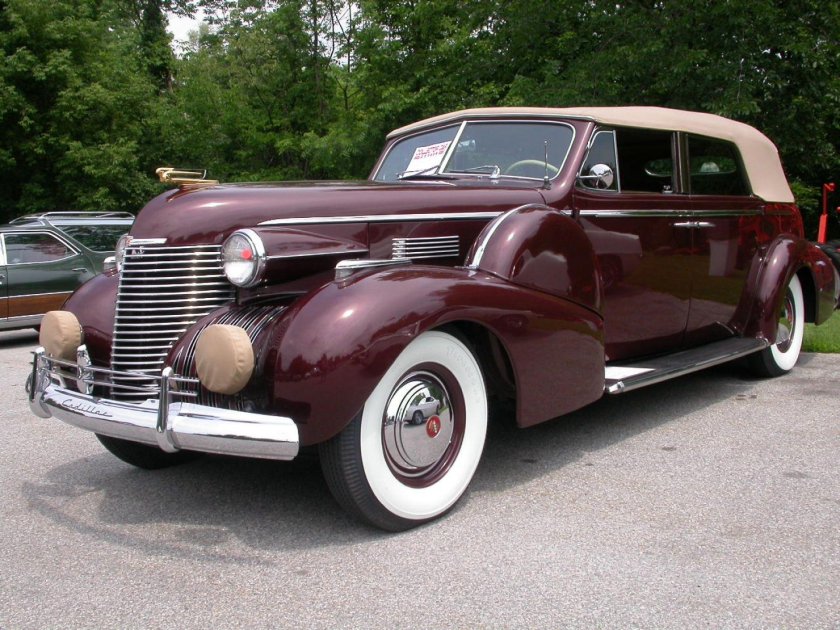 Ретро-автомобиль. Кадиллак