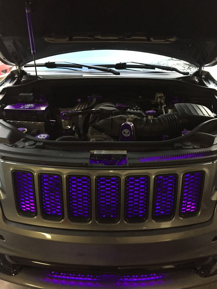 Решетка радиатора Jeep Grand Cherokee wk2 srt8