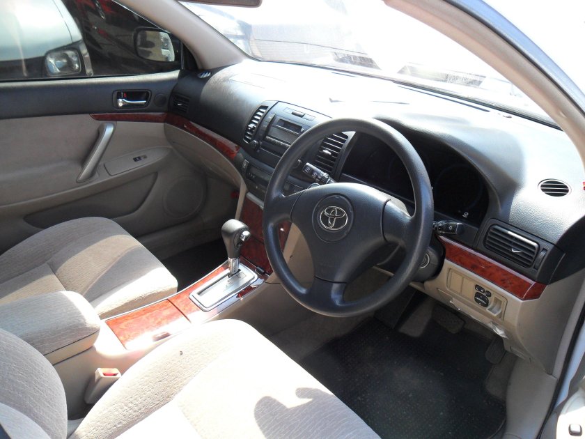 Toyota Premio 2003 салон