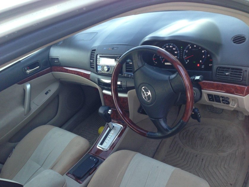 Тойота Премио 2003 салон