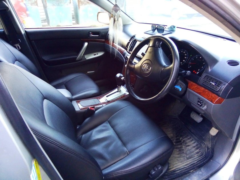 Toyota Premio 2003 салон