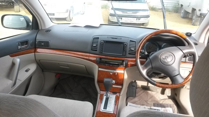Toyota Premio 2005 салон