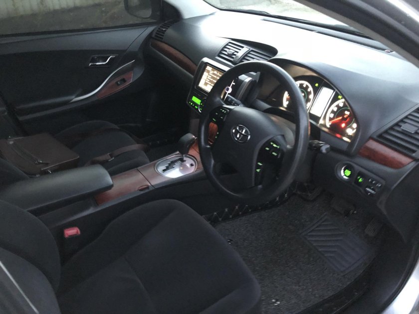 Toyota Premio 2008 салон