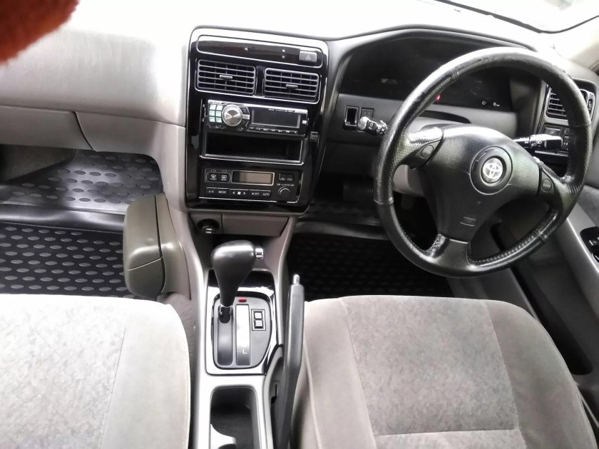 Toyota Corona Premio 2000 салон