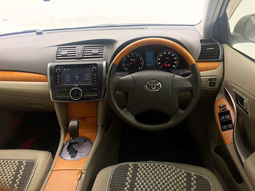Тойота Премио 2008 салон
