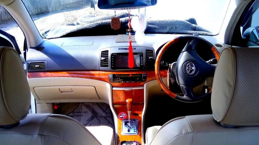 Тойота Премио 2003 салон