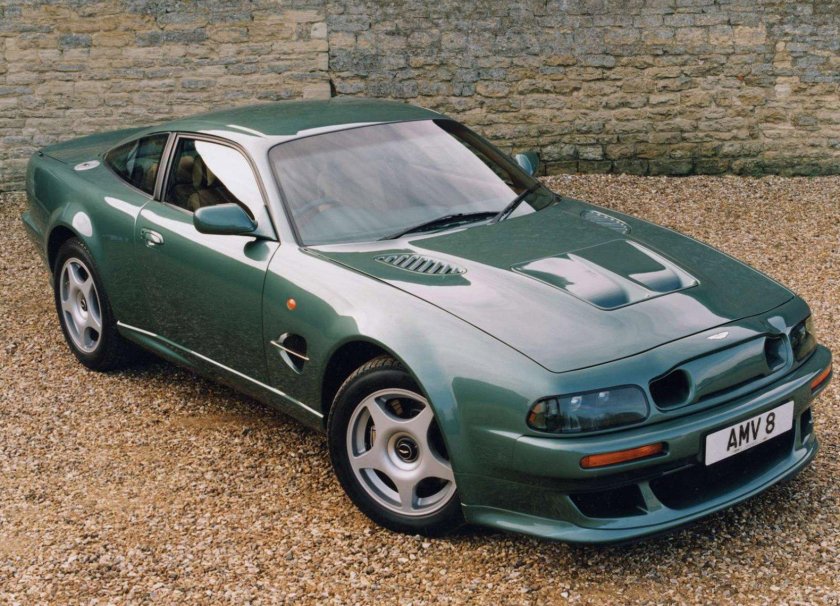 Астон Мартин 1999