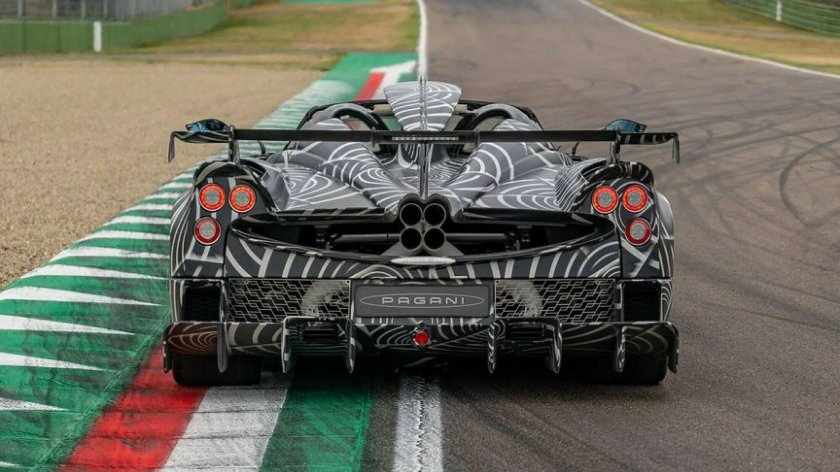 Pagani Huayra Roadster