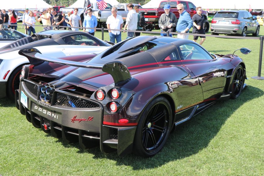 Pagani Huayra Red Carbon