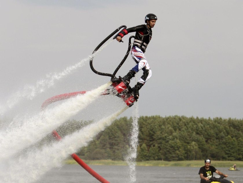 Водный вид спорта с напором воды