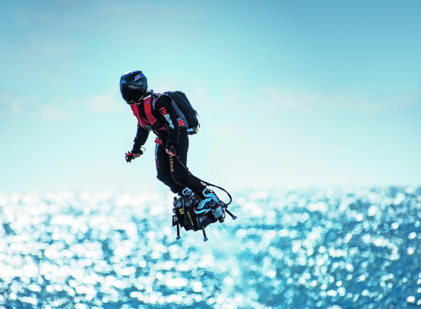 Фрэнки Запата флайборд